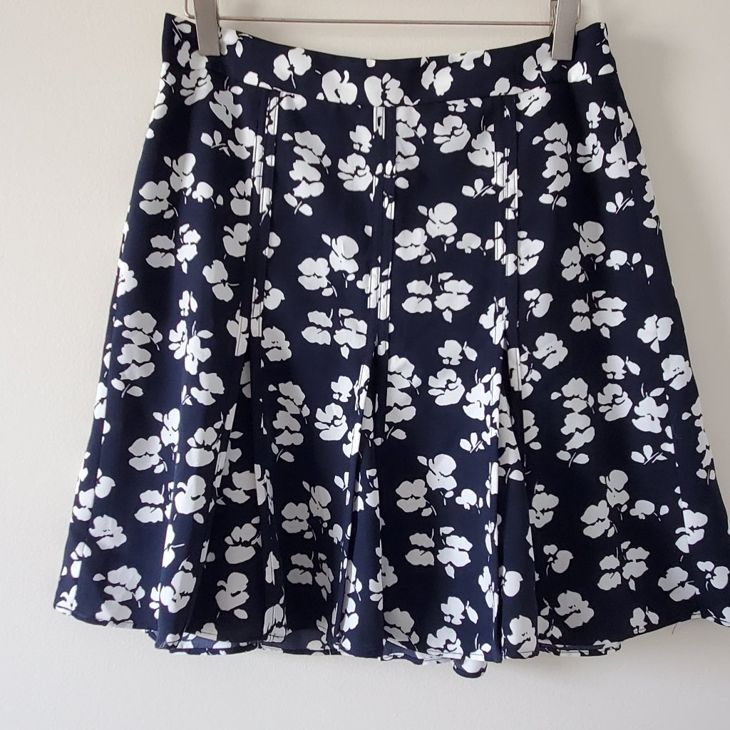 Brand New Flare Skirt Anne Taylor Brand New Flare Skirt Anne Taylor